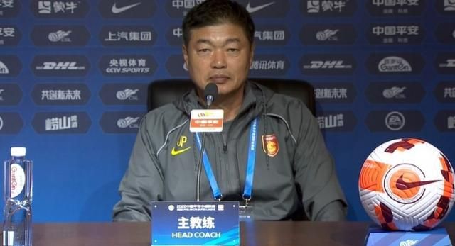 说着，叶辰又道：我觉得，他是第一种可能的机会更大一些。